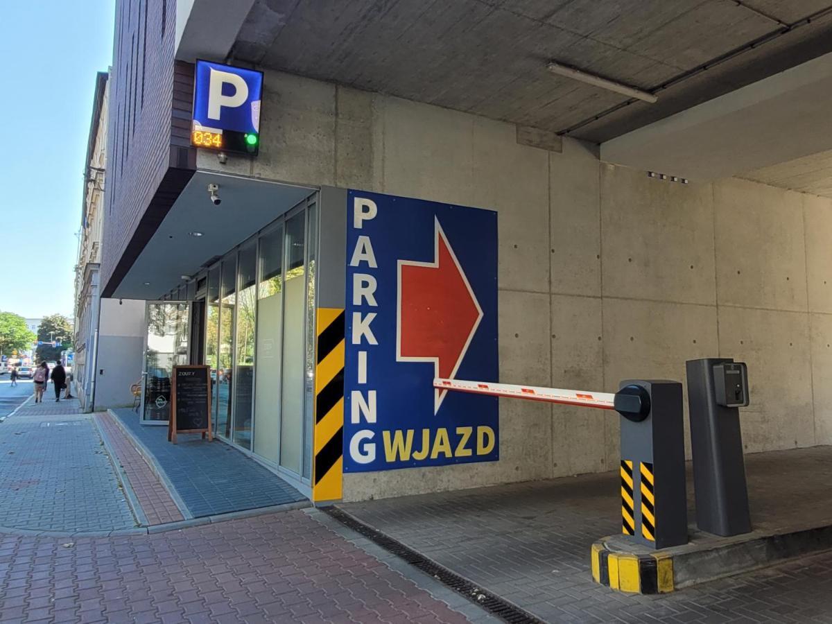 Centrum Dunikowskiego Z Garazem *